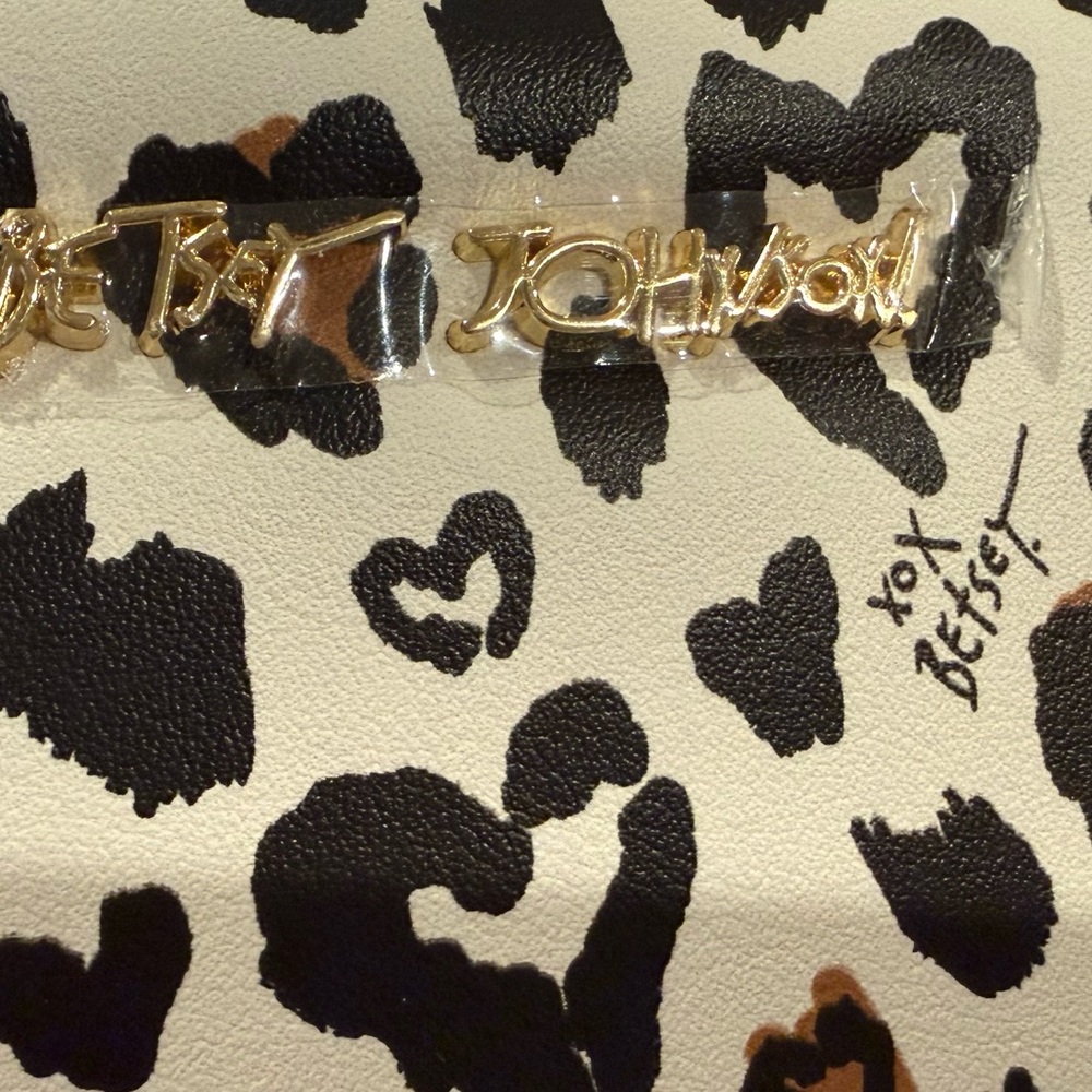 Betsey Johnson Leopard Heart Print Zip Around Wristlet - Picture 9 of 11